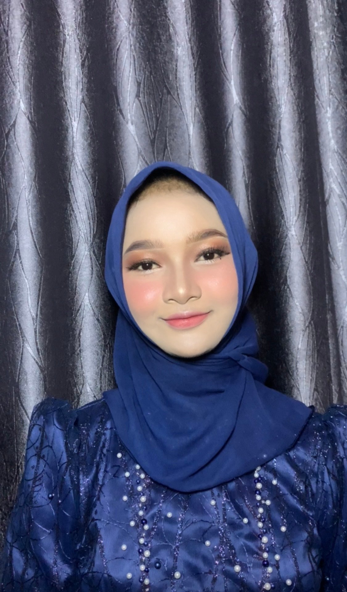 Makeup Wisuda